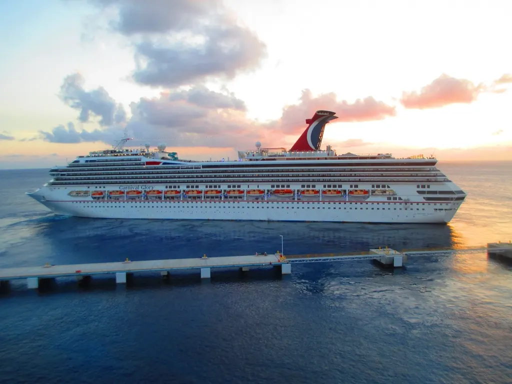 Cruise ship
